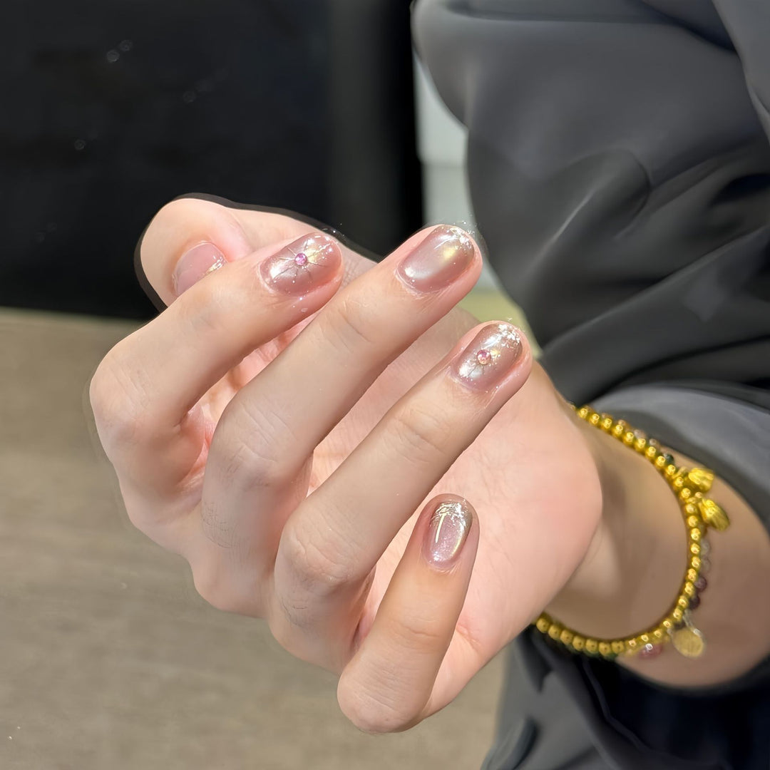 Artificial Nail Art with Elegant Jewelry Details Kalsten
