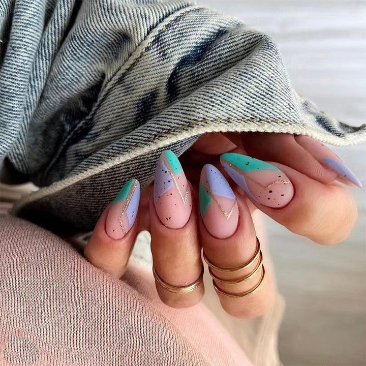 Artificial nail art with unique geometric design Kalsten