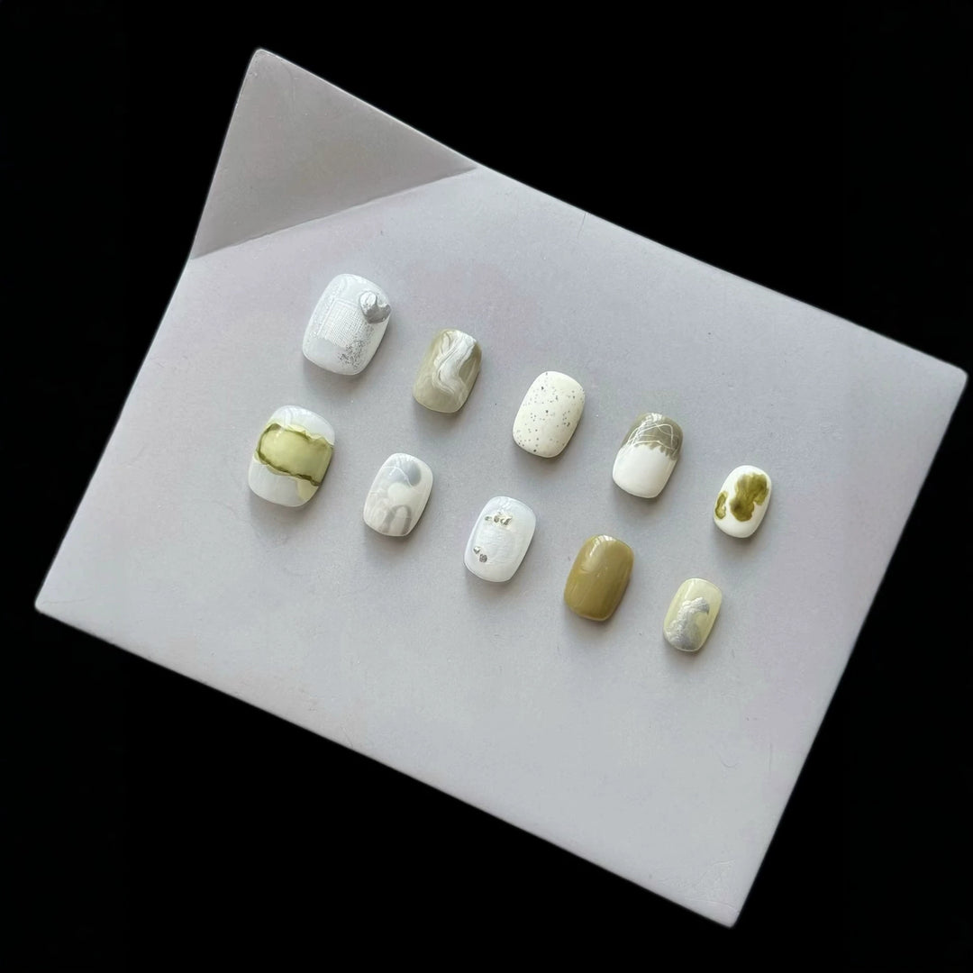 Artistic Marble Design Press-On Nail Set