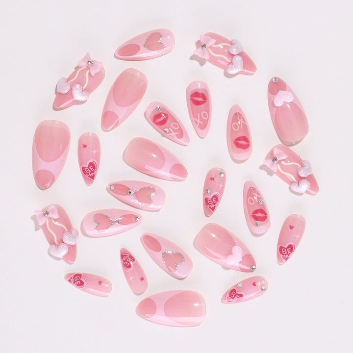 Artificial nail set with playful heart and lip motifs Kalsten