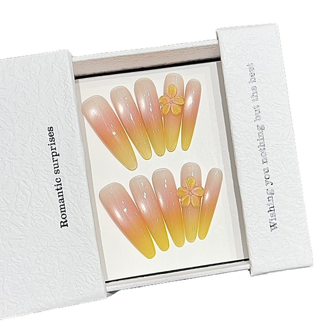 Elegant Artificial Nails with Romantic Ombre Effect Kalsten