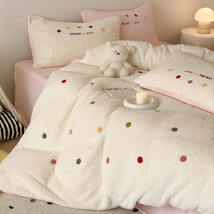 Cozy teddy fleece bedding set with colorful dots and extra soft surface