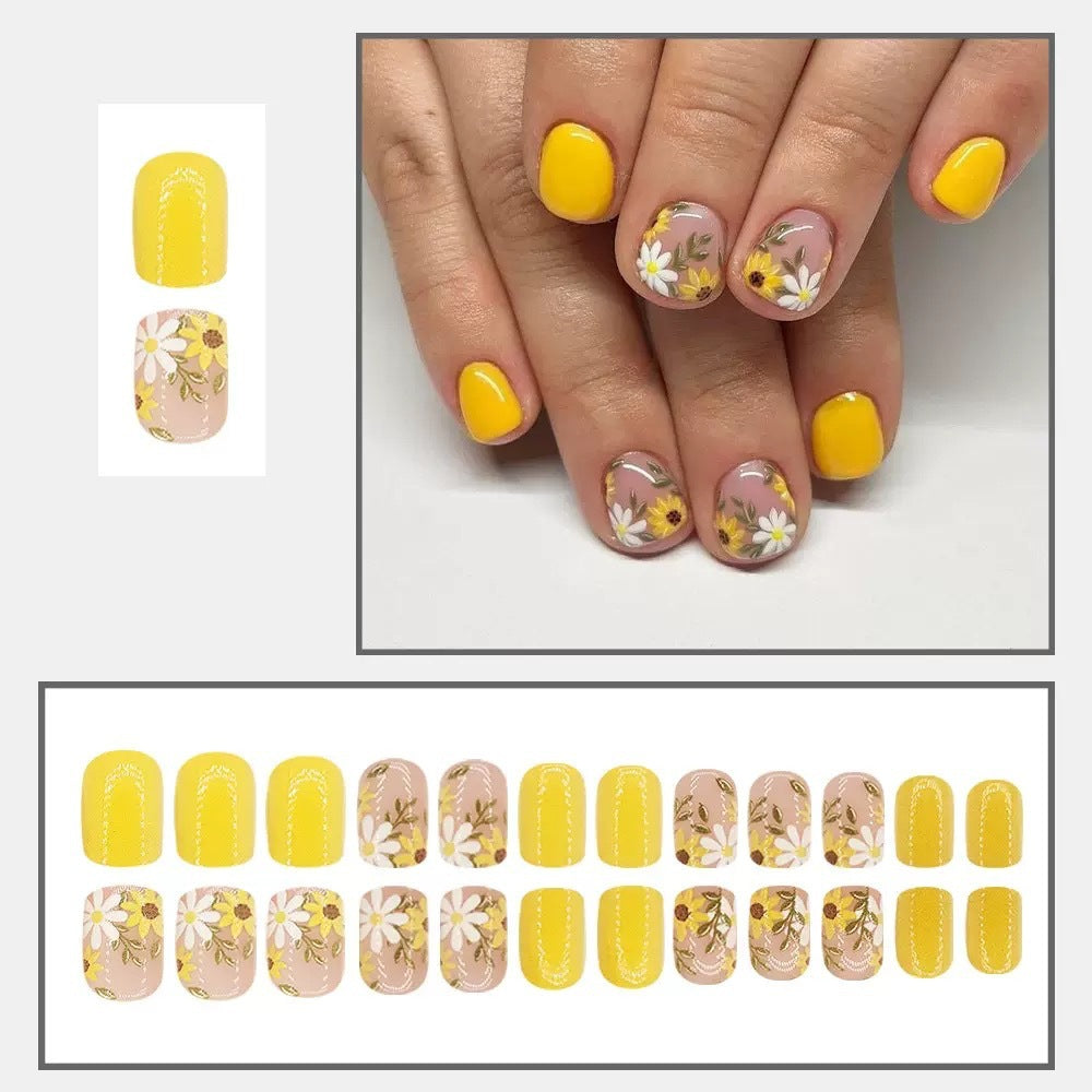 Creative Nail Design Set with Floral Accents Kalsten