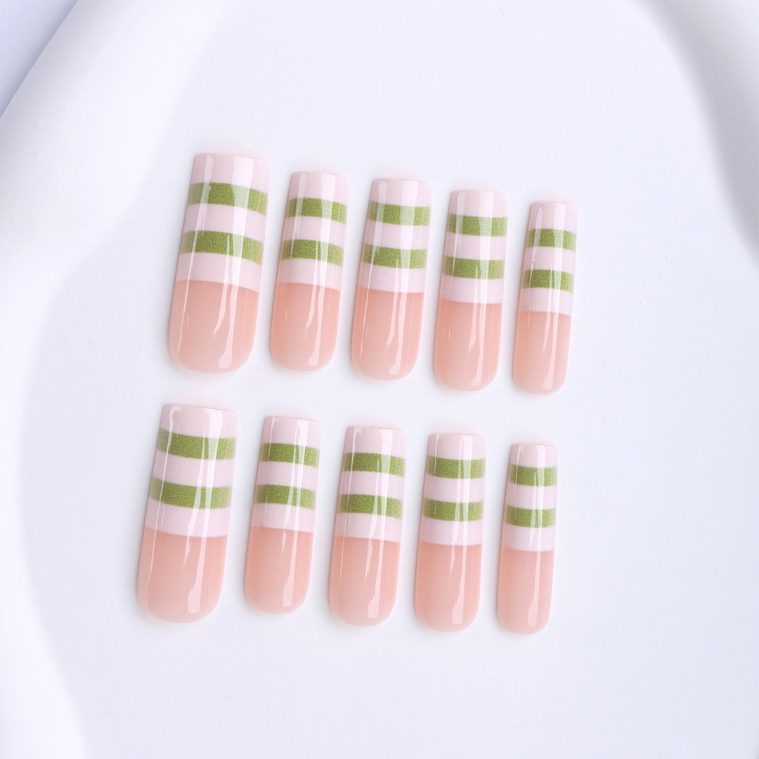Fashionable artificial nails with contemporary stripe pattern Kalsten