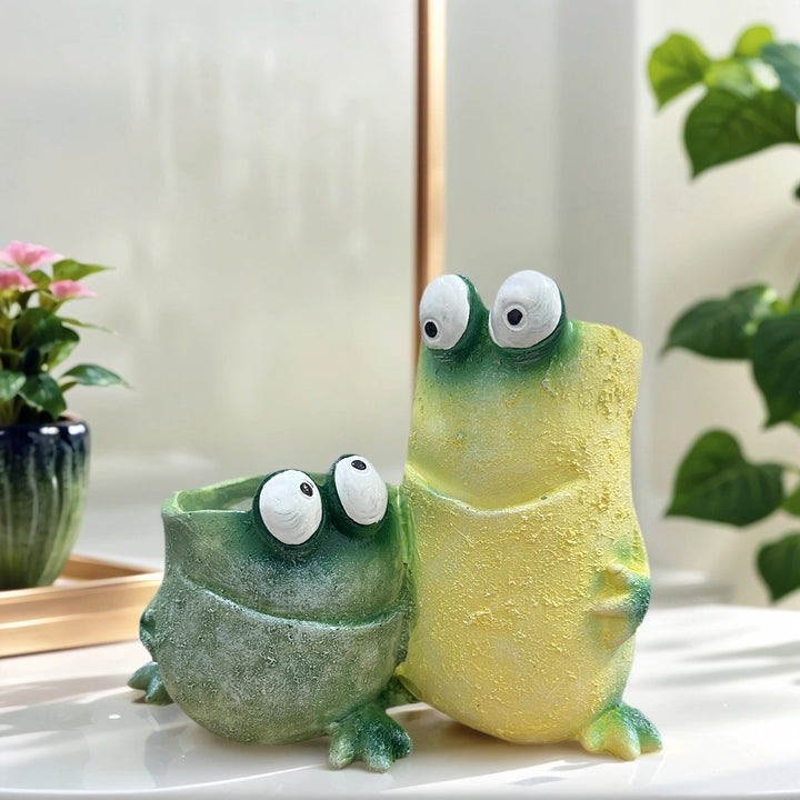 Decorative plant pot in frog design Kalsten