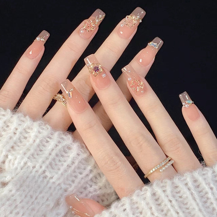 Luxurious Decorated Art Nails Kalsten