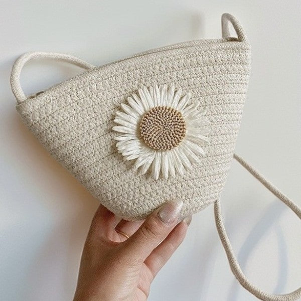 Hand-knotted bag with flower appliqué Kalsten