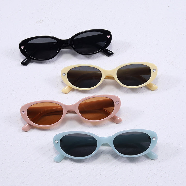 Chic Heart-Embellished Cat-Eye Sunglasses Kalsten