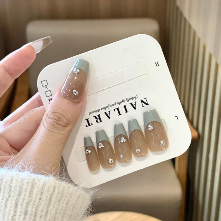 Luxury Press-On Nail Set with Elegant French Tip Design Kalsten