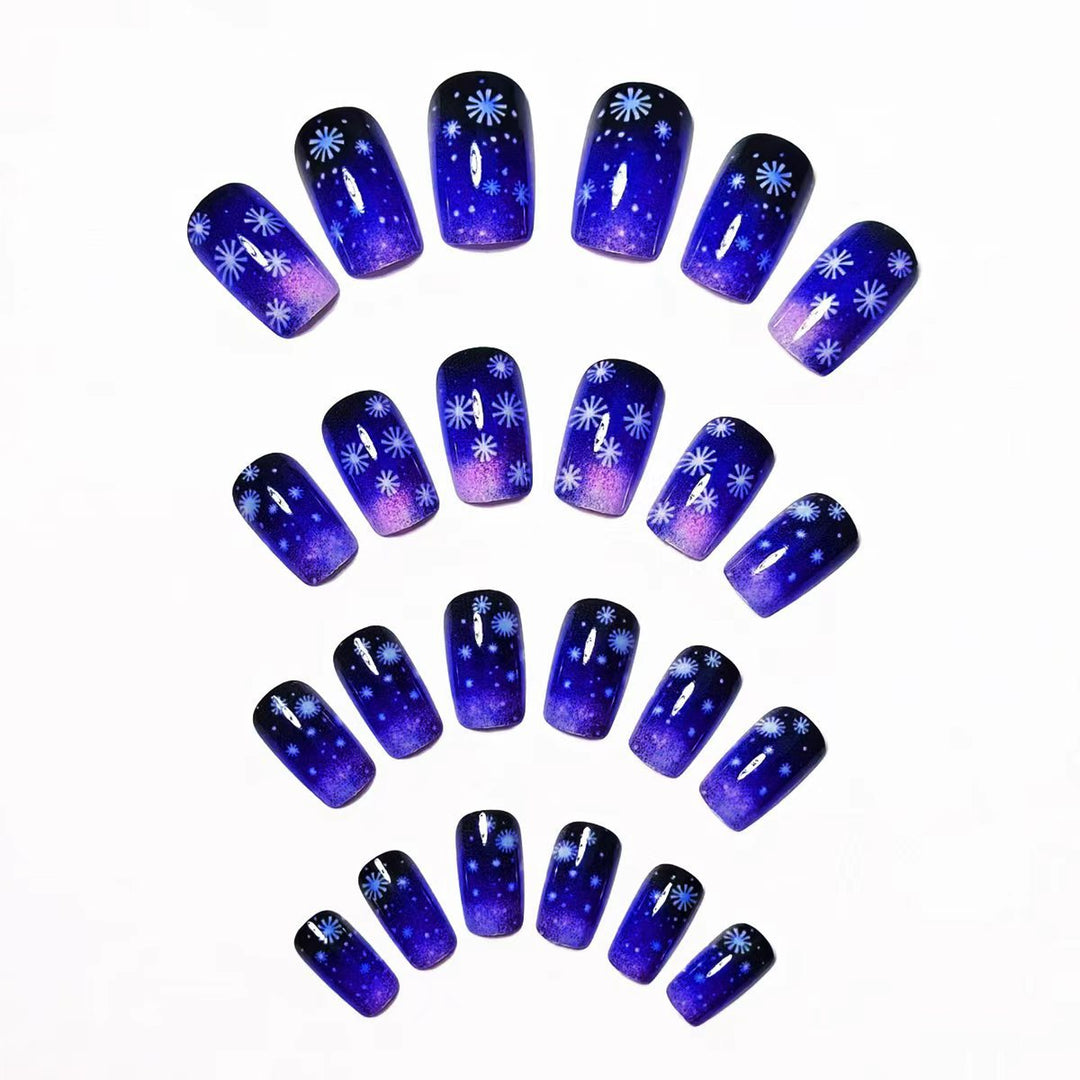 Winter-Themed Gradient Ombre Nail Art Kalsten