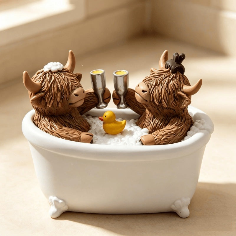 Decoration figure bathing highland cattle Kalsten