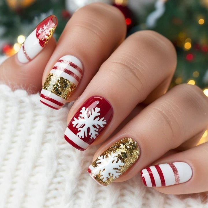 Artificial nails in festive Christmas design Kalsten