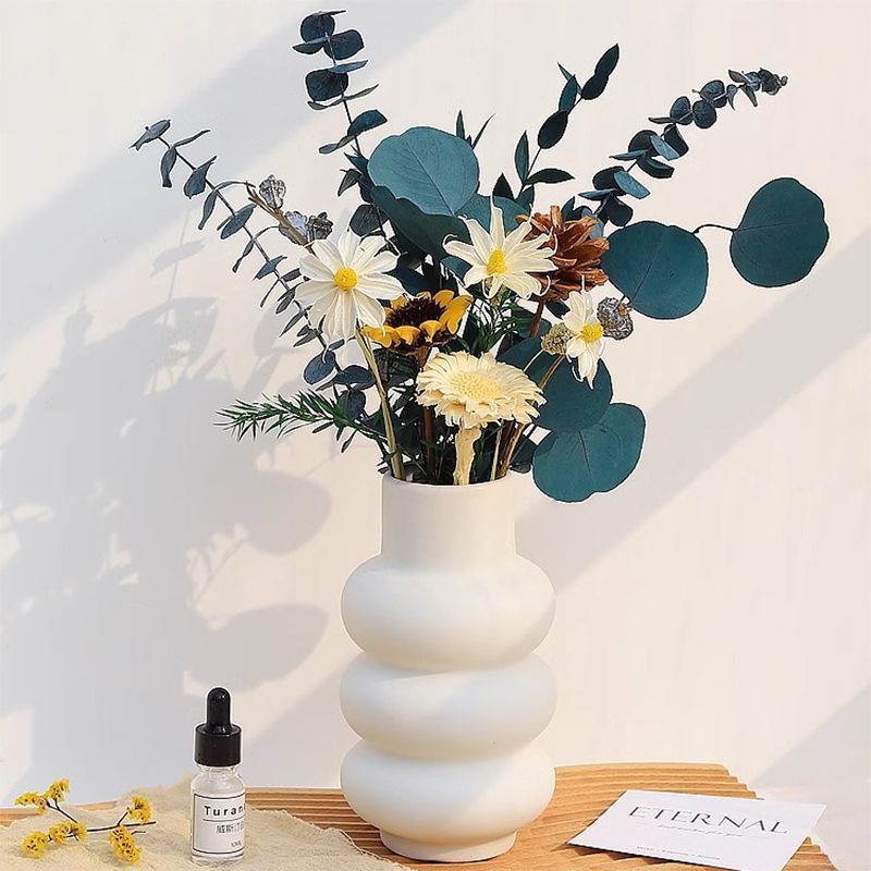 Elegant Floral Arrangement in Glass Vase