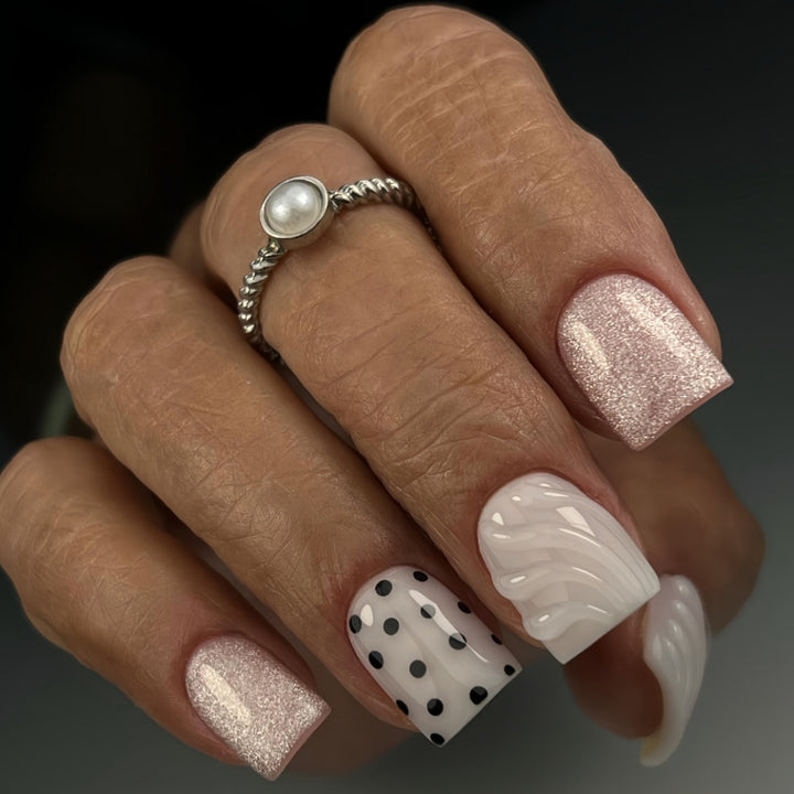 Artificial nail set with elegant glitter and dot design Kalsten