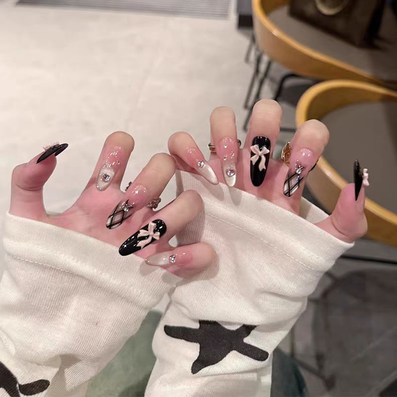 Cute Bear-Themed Press-On Nail Set Kalsten