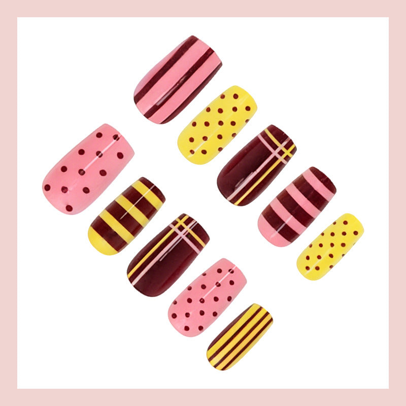 Nail art set with stylish geometric designs Kalsten