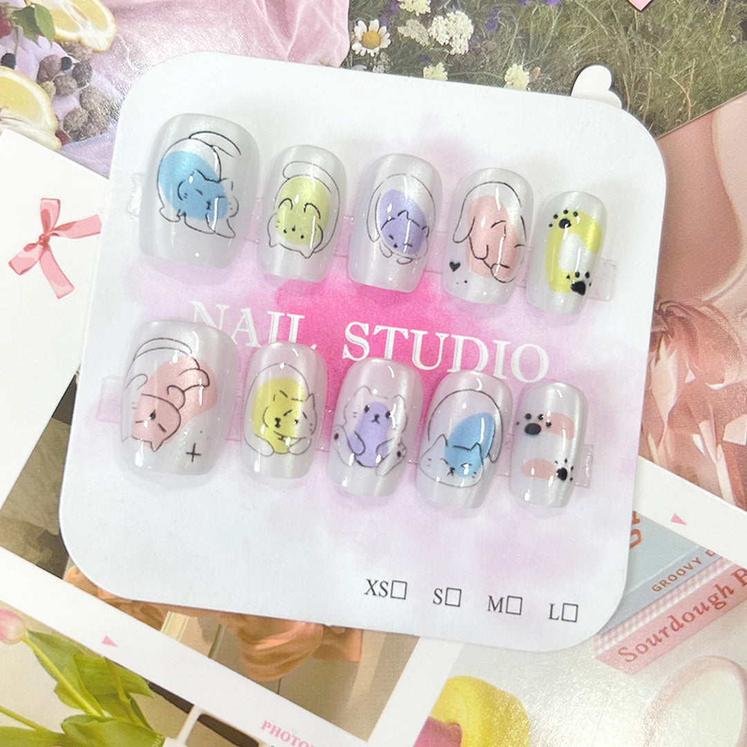 Playful nail art with cat motifs Kalsten
