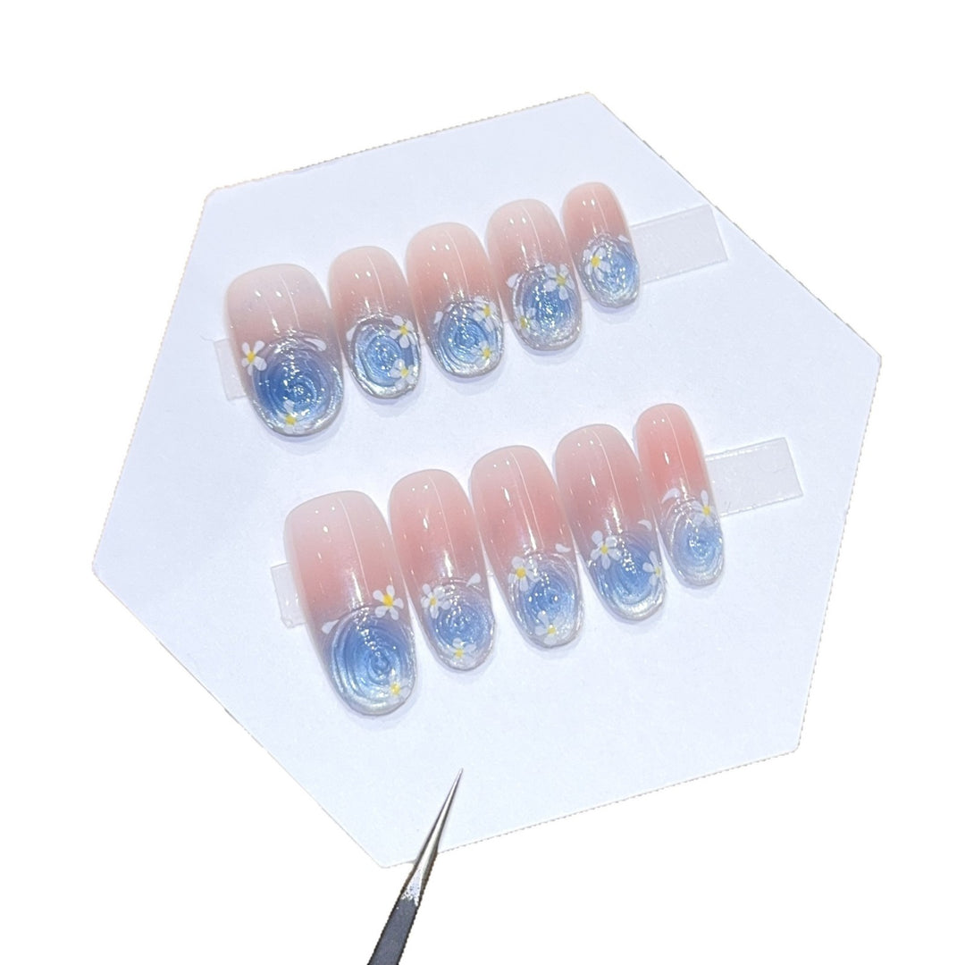 Glamorous Artificial Nails with Floral Design Kalsten