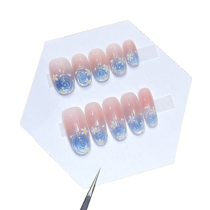 Glamorous Artificial Nails with Floral Design Kalsten