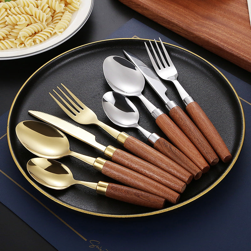 Elegant dessert spoon with ergonomic wooden handle Kalsten