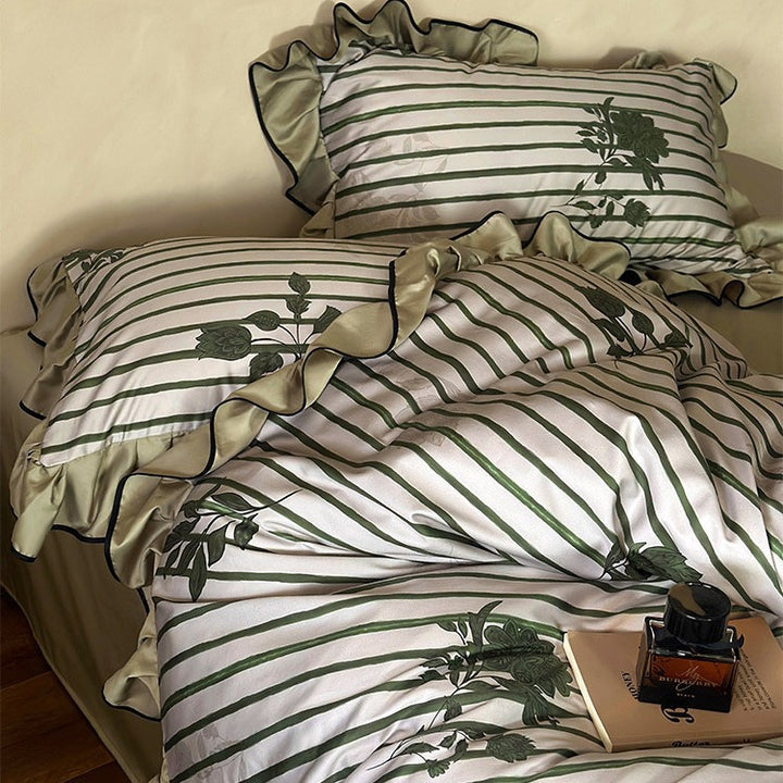 Romantic ruffled bedding set made of cotton satin with striped and floral jacquard