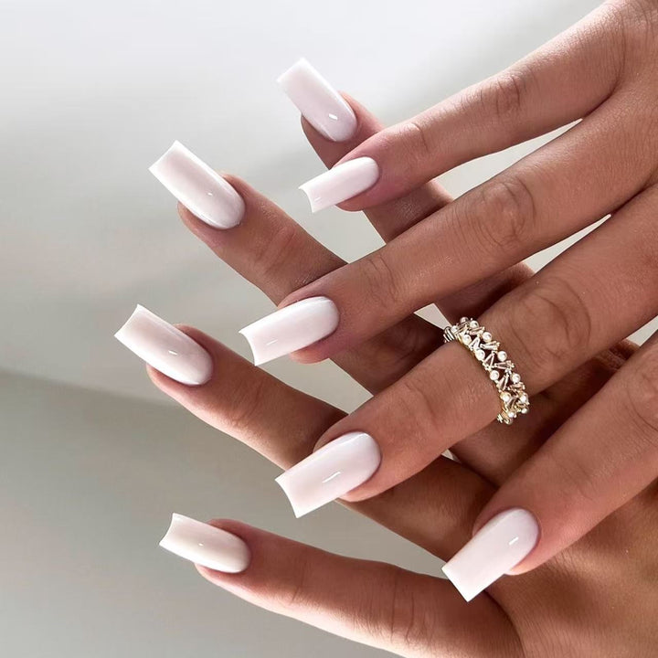 Artificial nail set with luxurious high gloss finish Kalsten