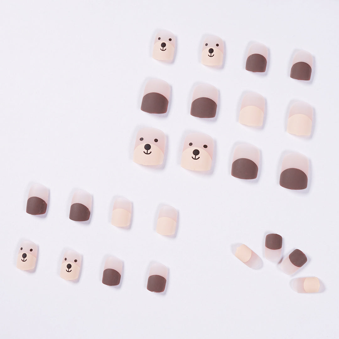 Cute nail art with bear motifs Kalsten