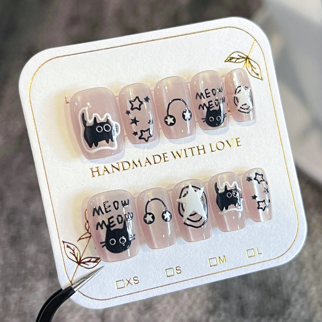 Artificial nail art with cat designs Kalsten