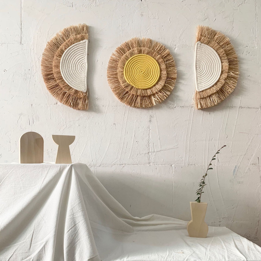 Decorative wall decoration with synthetic fiber and wooden beads Kalsten
