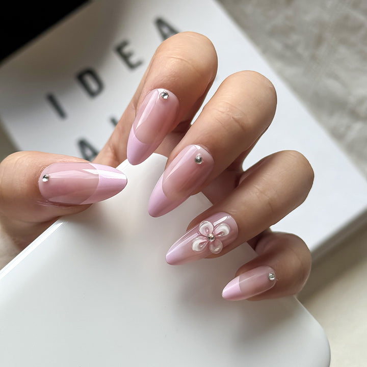 Elegant Floral-Accent Press-On Nail Set Kalsten