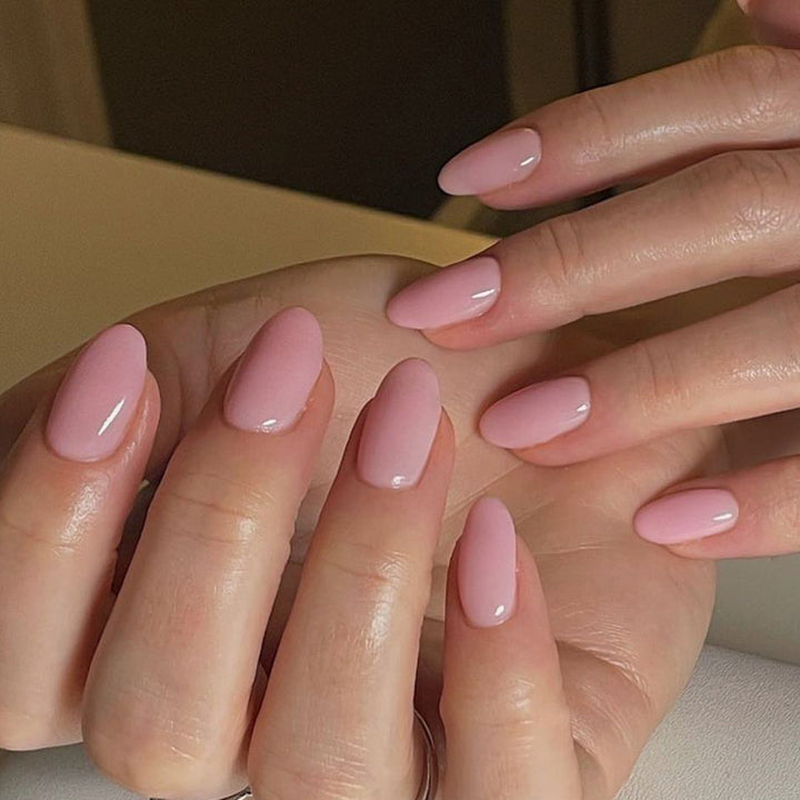 Elegant artificial nails with glossy surface Kalsten
