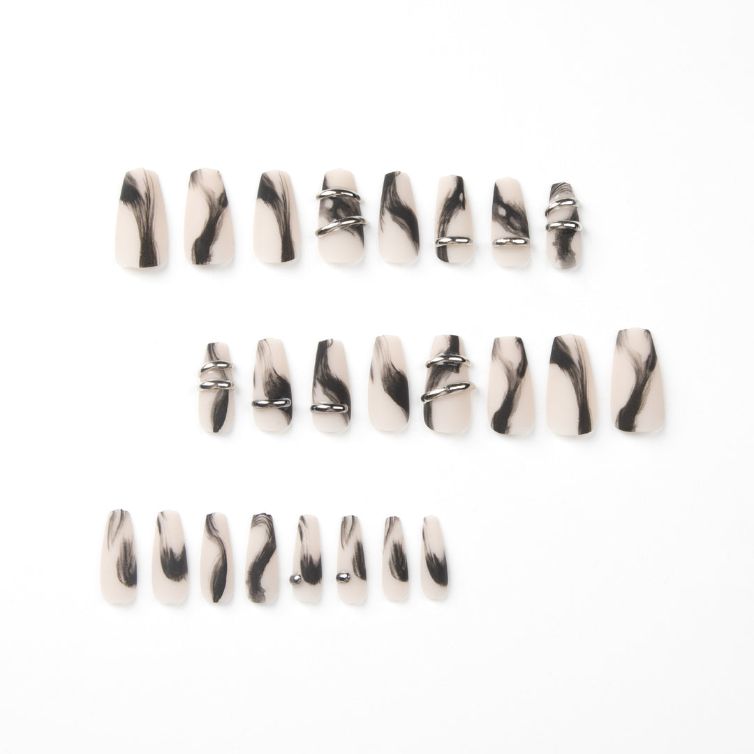Trendy and creative artificial nails Kalsten