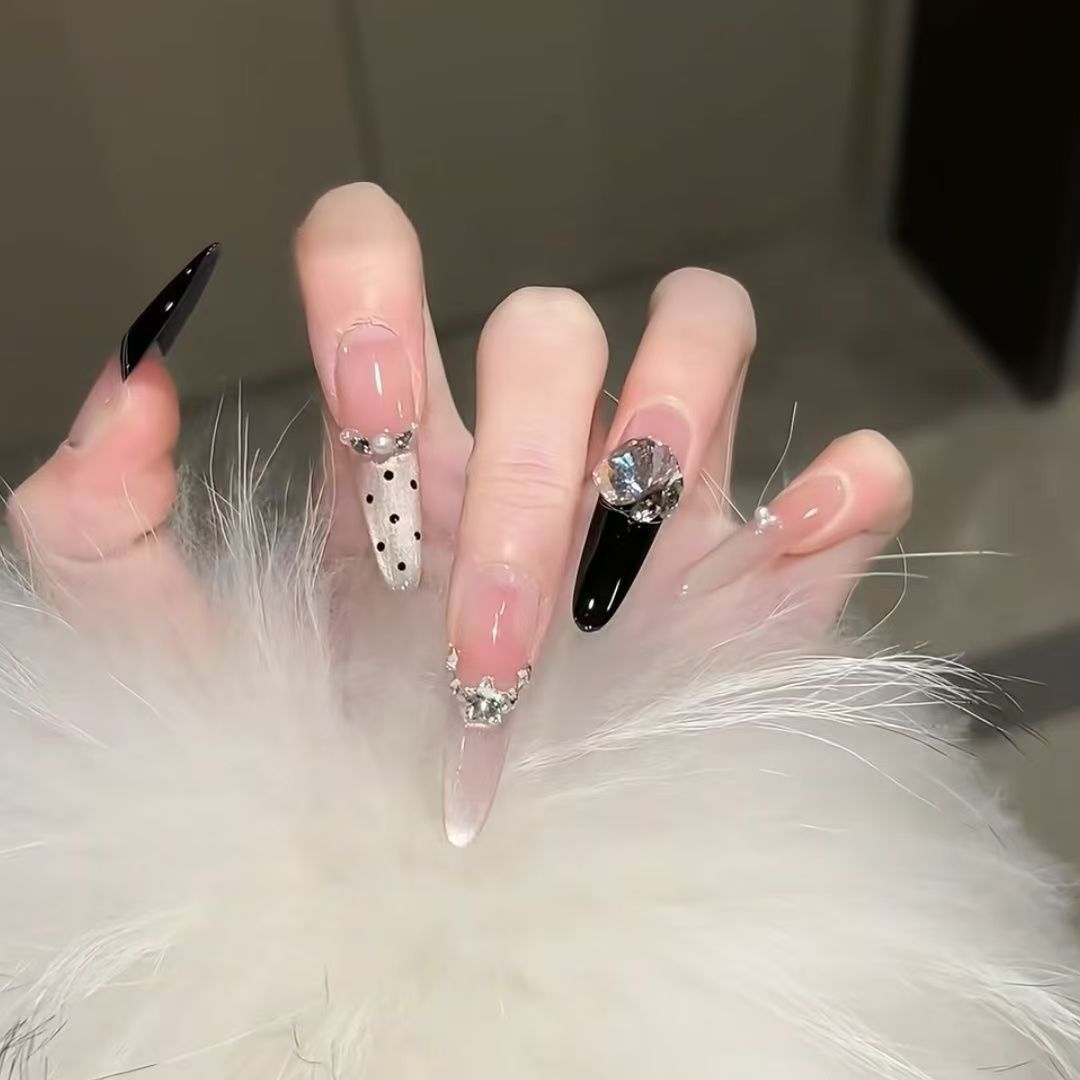 Decorative Press-On Nails with Gem Accents Kalsten