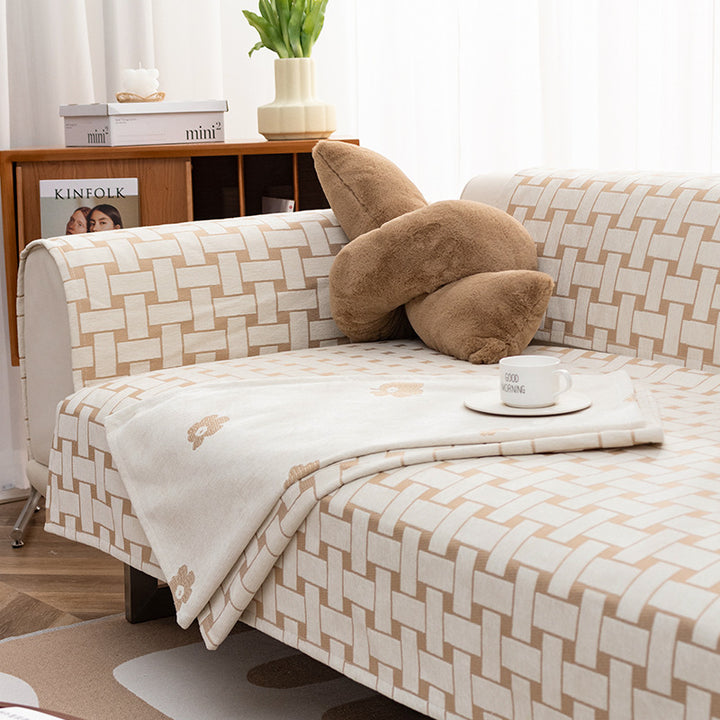 Three-seater sofa with geometric jacquard cover and sleek metal legs Kalsten