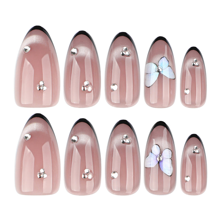Artificial nail art with pearl and flower decorations Kalsten