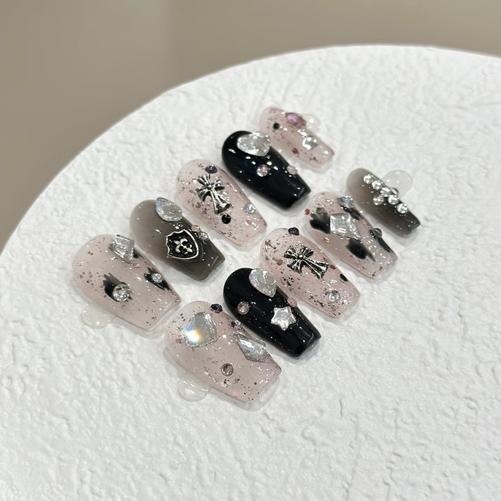 Elegant Gothic Press-On Nail Art Set