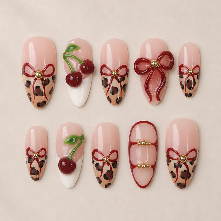 Nail set with stylish floral and animal accents Kalsten