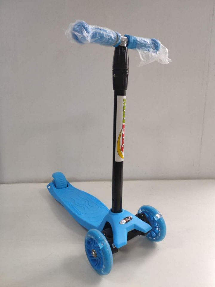 Tri-Wheel Stability Scooter Kalsten