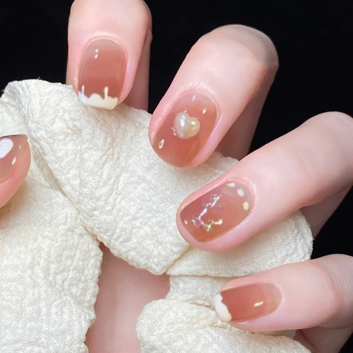 Kreative Gel-Nail Art with Shiny Accents Kalsten