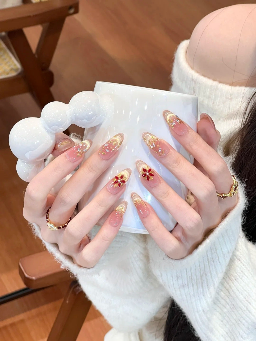 Elegant artificial nails with sparkling floral decorations Kalsten