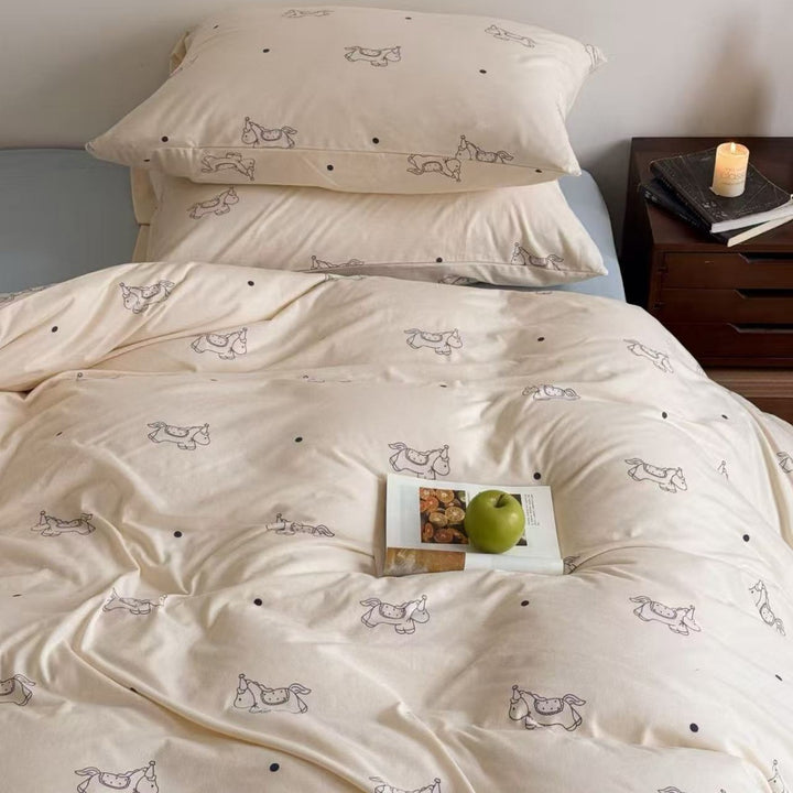 Fluffy cotton bedding set with nostalgic rocking horse pattern