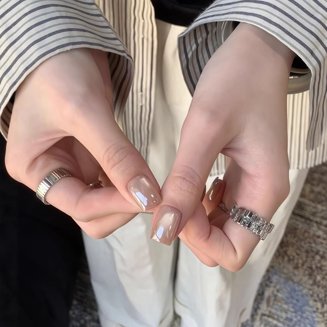Artificials nails with precious shimmering accents Kalsten