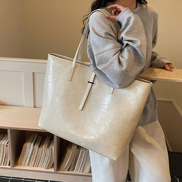 Elegant and Spacious Tote Bag Kalsten