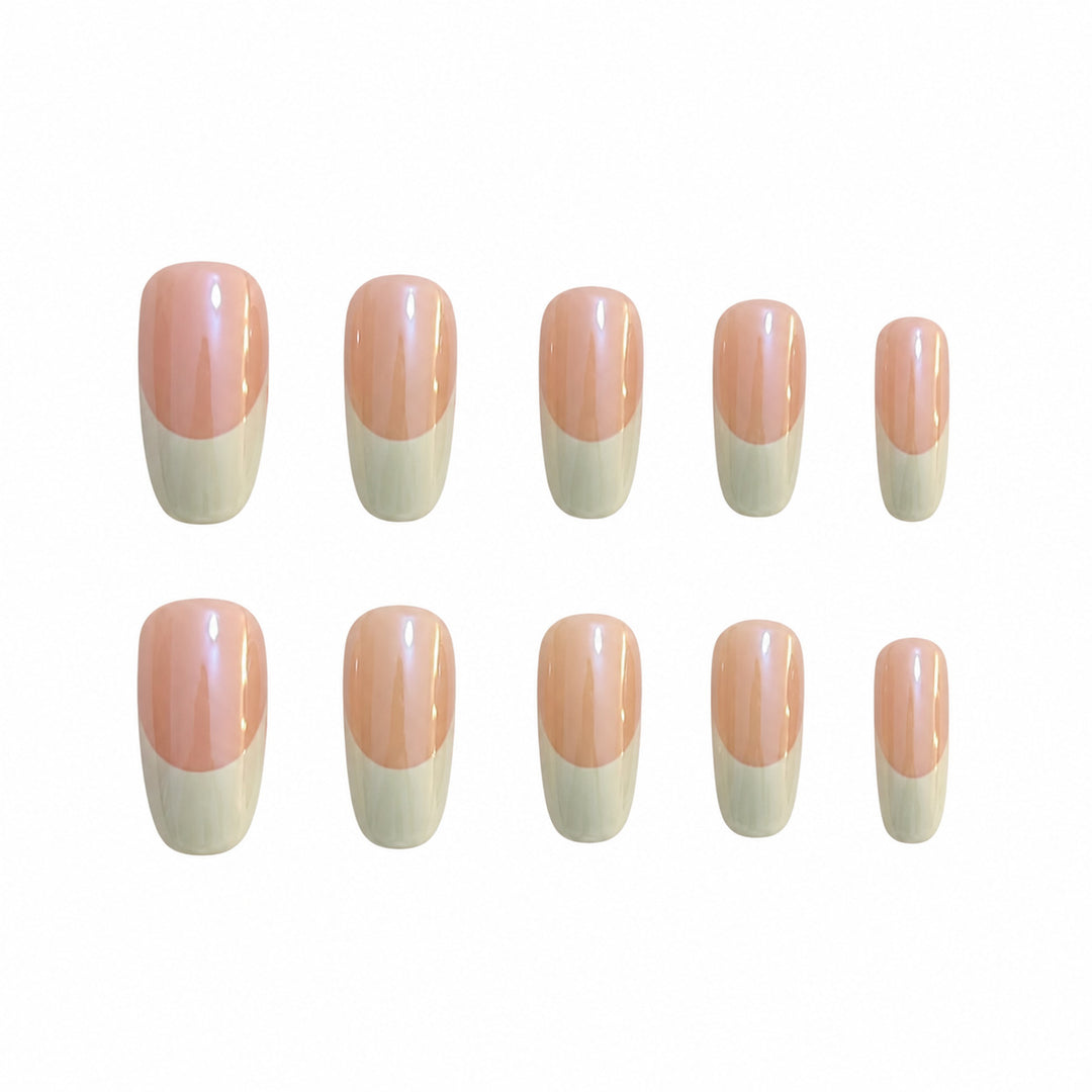 Artificial nails with transparent and modern French tips Kalsten