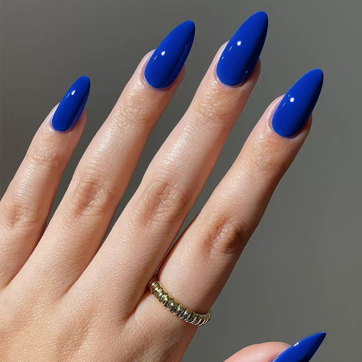 Artificial nail tips in glamorous design Kalsten