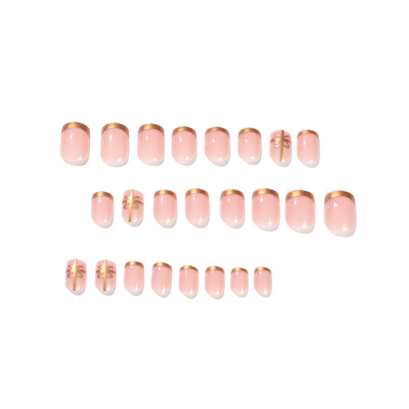 Elegant nail design with gold accents Kalsten
