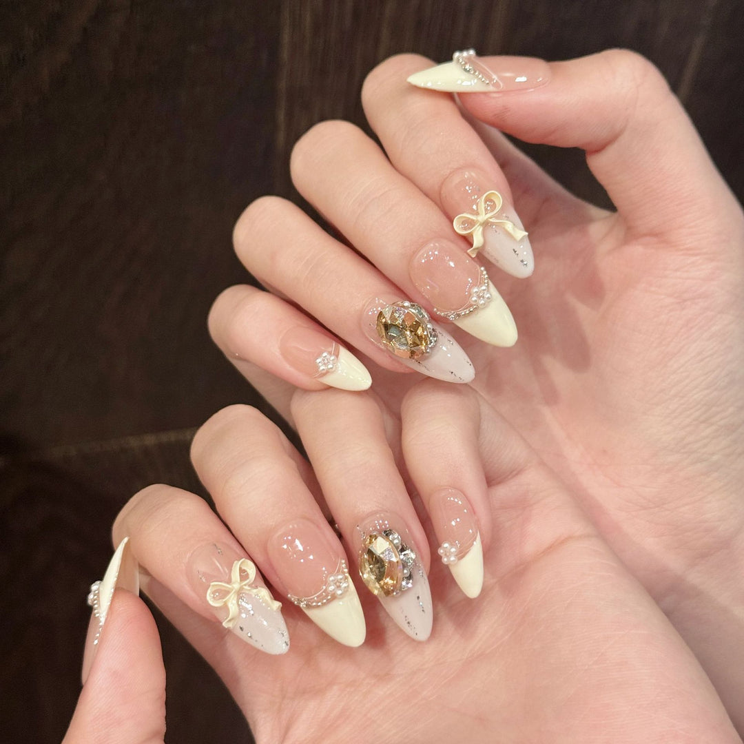 Decorative Rhinestone Press-On Nail Set Kalsten