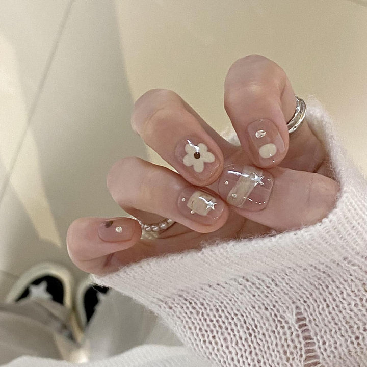 Artificial nails with elegant floral designs Kalsten
