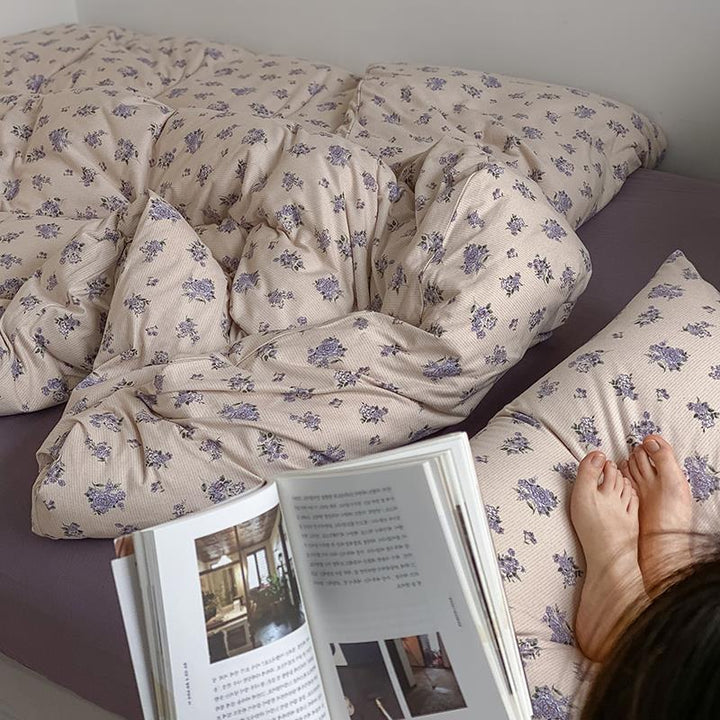 Cotton percale duvet cover and pillowcase set with fine watercolor flower print and hotel closure