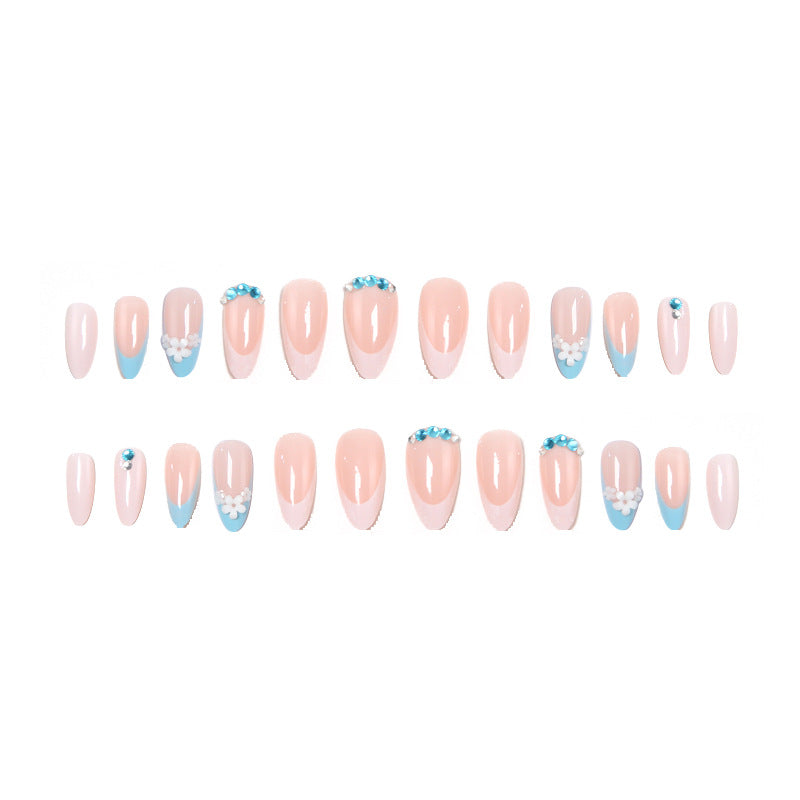Artificial nails with floral accents and gradient Kalsten